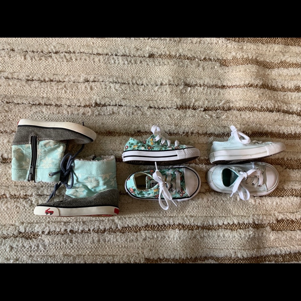 Toddler / baby size 5 converse and “see Kai run”